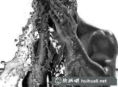 一组超现实主义素描画欣赏《戏水》