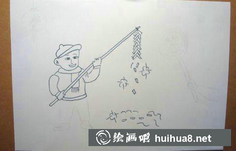 男孩手持鞭炮
