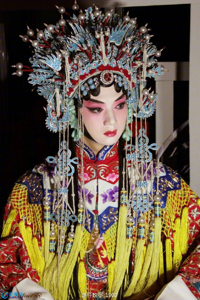 彩铅水彩画古装美女 彩铅水彩画古装美女